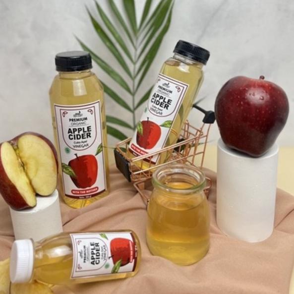 

Dijamin Ori>/ CUKA APEL Apple Cider Vinegar | Premium CUKA APEL Organik With The Mother Untuk Diet Alami by Suur Lemoen