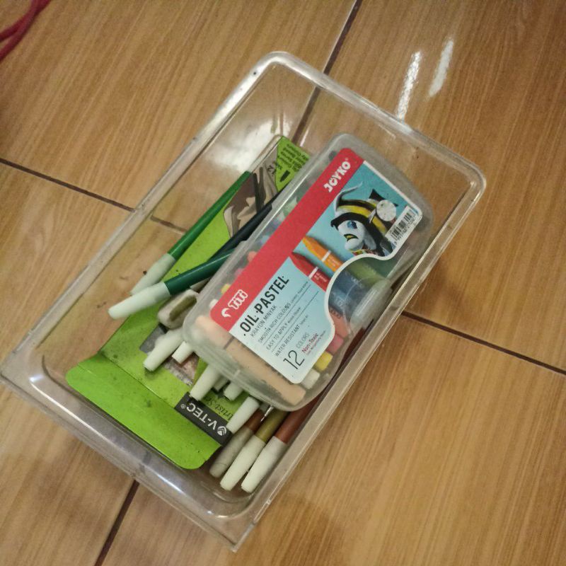 

alat menggambar 1 box