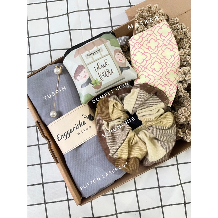 

Hampers jilbab bingkisan idul fitri lebaran kado