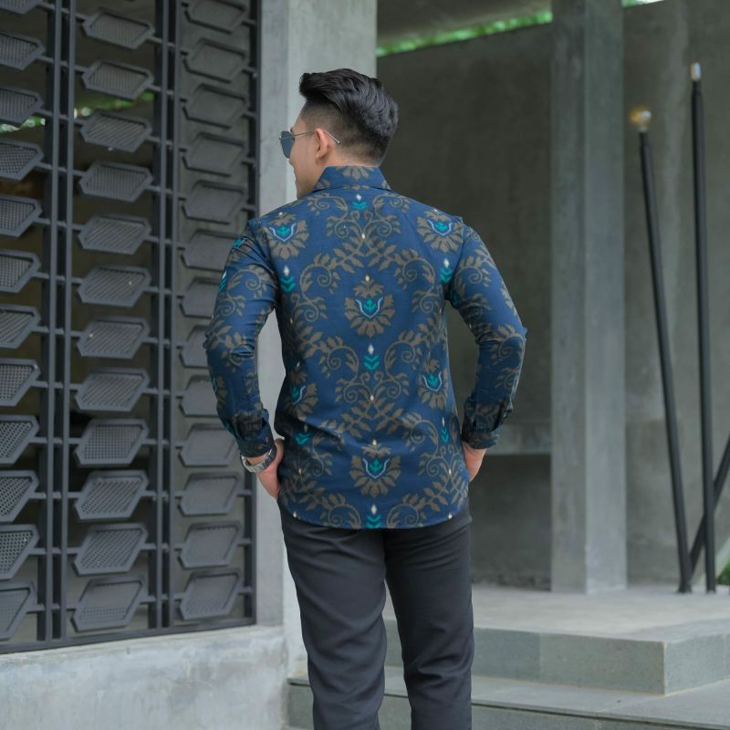 batik kemeja pria lengan panjang slim fit katun halus furing tricot daun biru