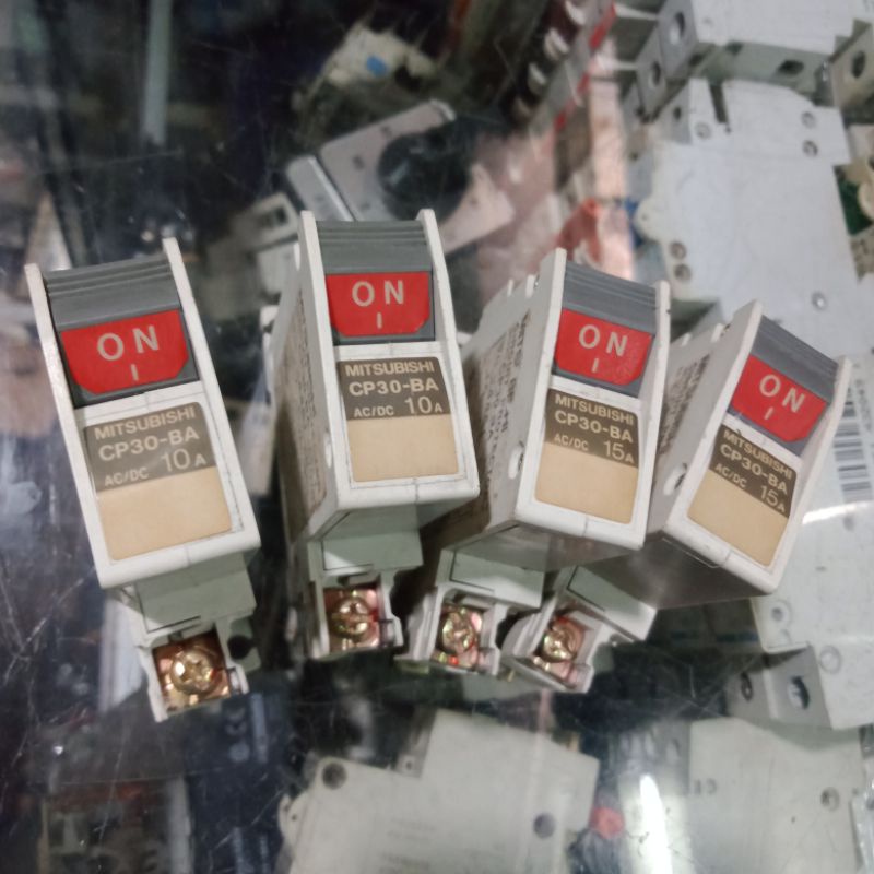 circuit protector Mitsubishi 1p cp30ba 10a 15a