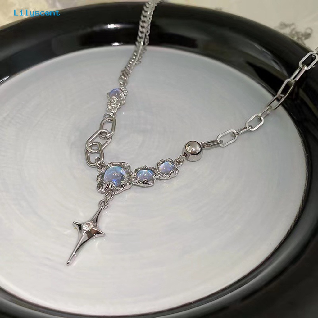 [LS] Wanita Kalung Faux Moonstone Bright Luster Hias Adjustable Semua Pertandingan Perhiasan Hadiah Baja Titanium Lady Bintang Berujung Empat Liontin Kalung Rantai Klavikula Untuk Pakaian Sehari-Hari