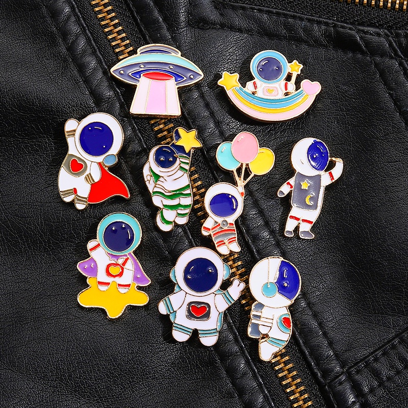 Indah Astronot Enamel Pin Logam Bros Lencana Bintang Pelangi Kartun Perhiasan Ransel Topi Hadiah Custom Aksesoris Kreatif