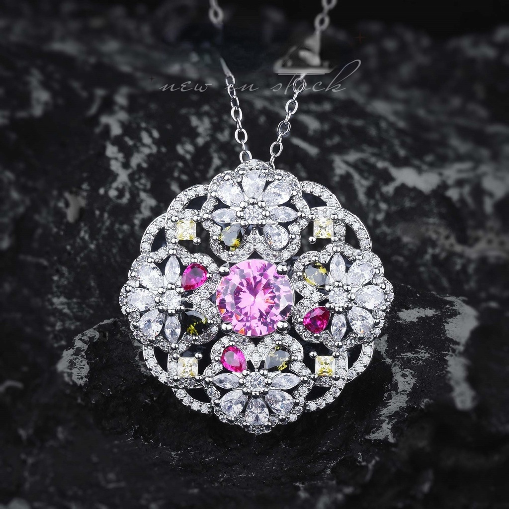 Goldkingdom Fashion Perhiasan Aksesoris Ready Stock Couture Jewelry Designer Argyle Pink Berlian Bunga Cluster Liontin Mewah Karbon Tinggi Berlian Zirkon Kalung Untuk Wanita