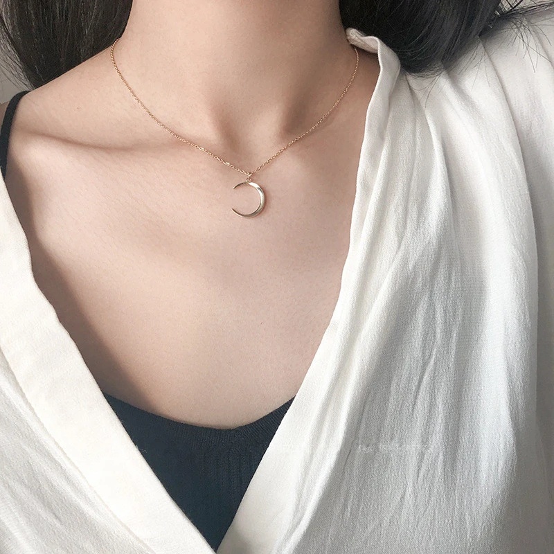 Wanita Sederhana Bulan Manis Liontin Kalung Pesona Kalung Choker Necklace Elegan Temperamen Sabit Klavikula Kalung Gadis Rantai Kalung Wanita