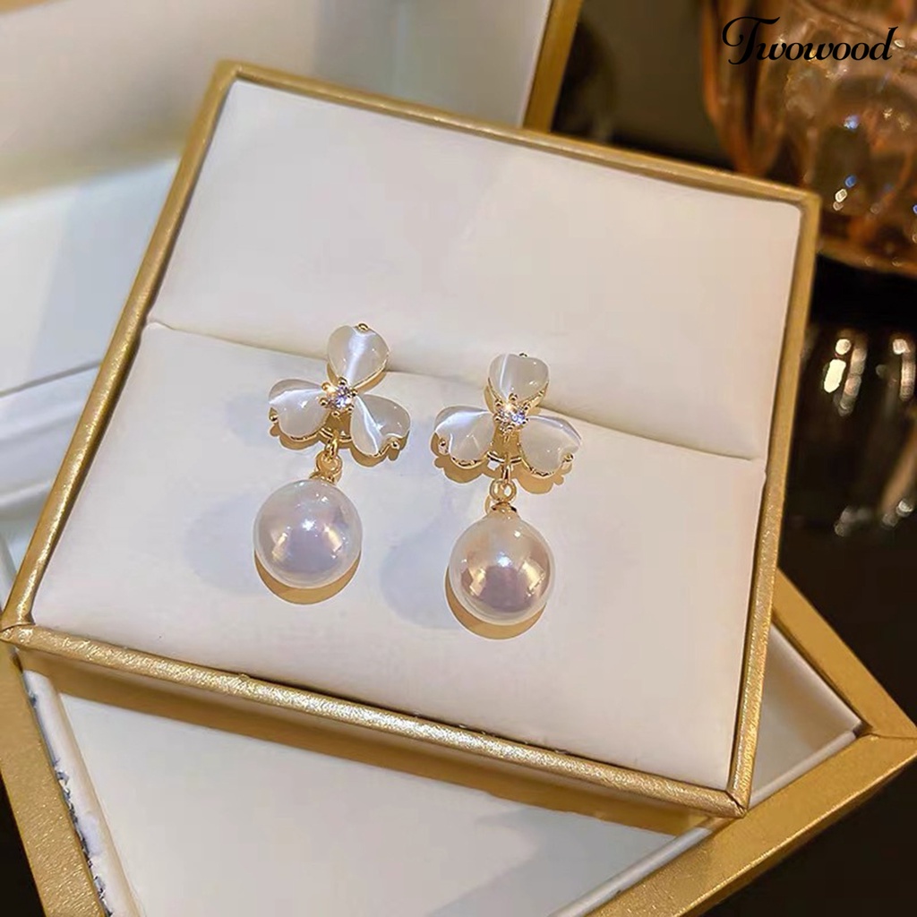 Twowood 1pasang Anting Stud Dainty Elegan Temperamen Gaya Perancis Mutiara Imitasi Opal Bunga Wanita Drop Earrings Perhiasan Aksesoris