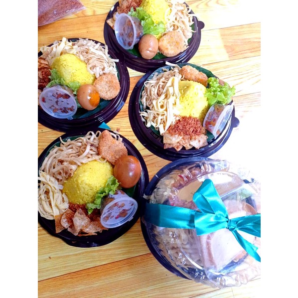 

TUMPENG SOLO TUMPENG MINI SOLO TUMPENG NASI KUNING SOLO