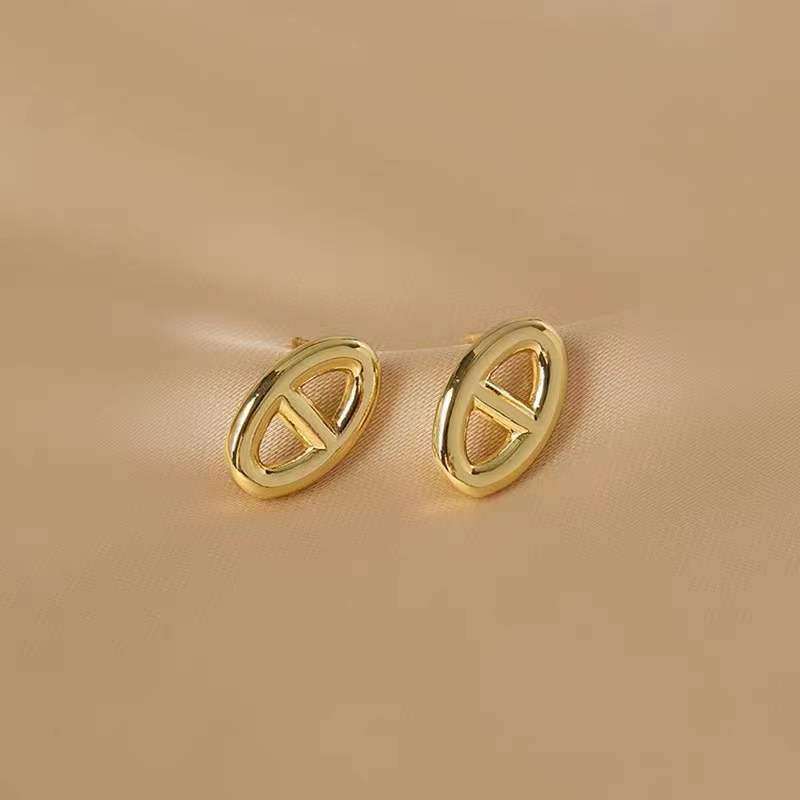 Anting Tusuk Model Hidung Babi simple Untuk Wanita