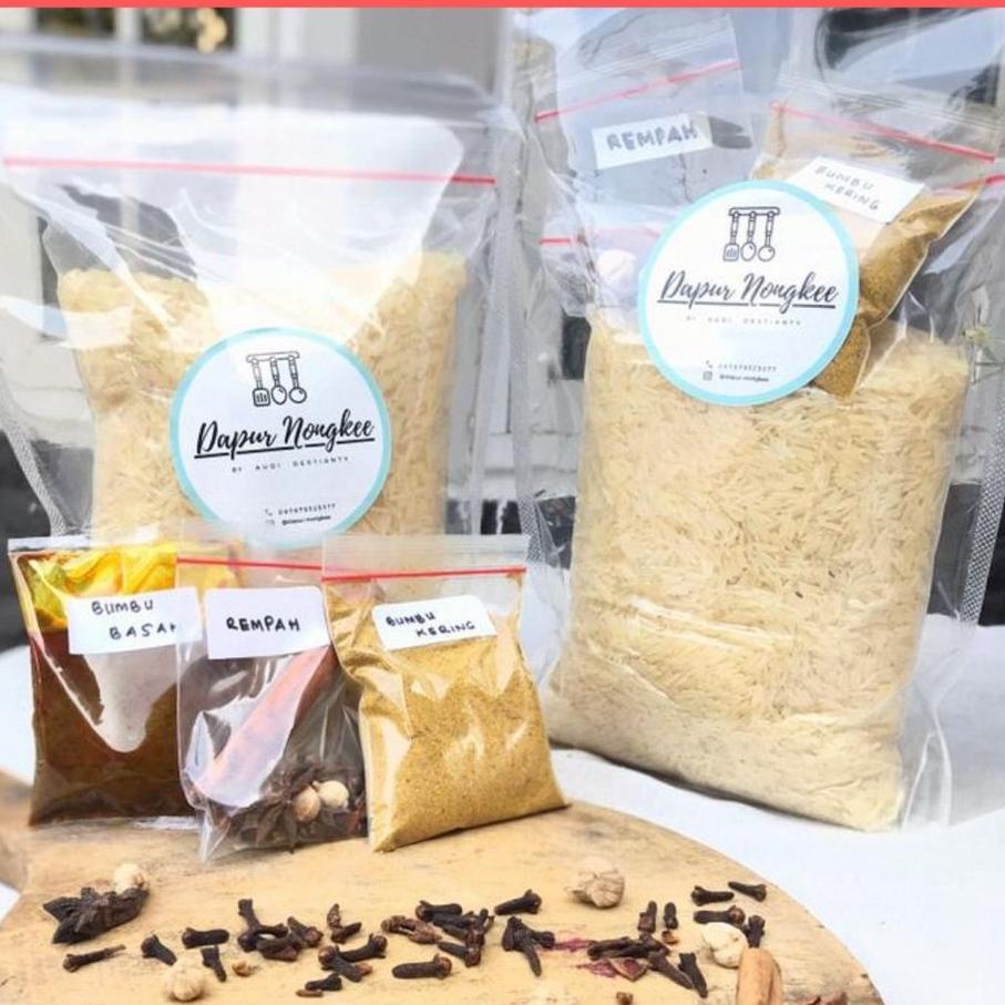 

✤ Paket Beras Basmati 1kg dan Bumbu Nasi Kebuli ☃