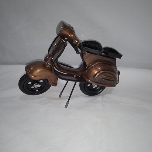 Miniatur Motor Harley Vespa Skuter Honda C70 Bahan Logam Anti Karat Pajangan dan Koleksi