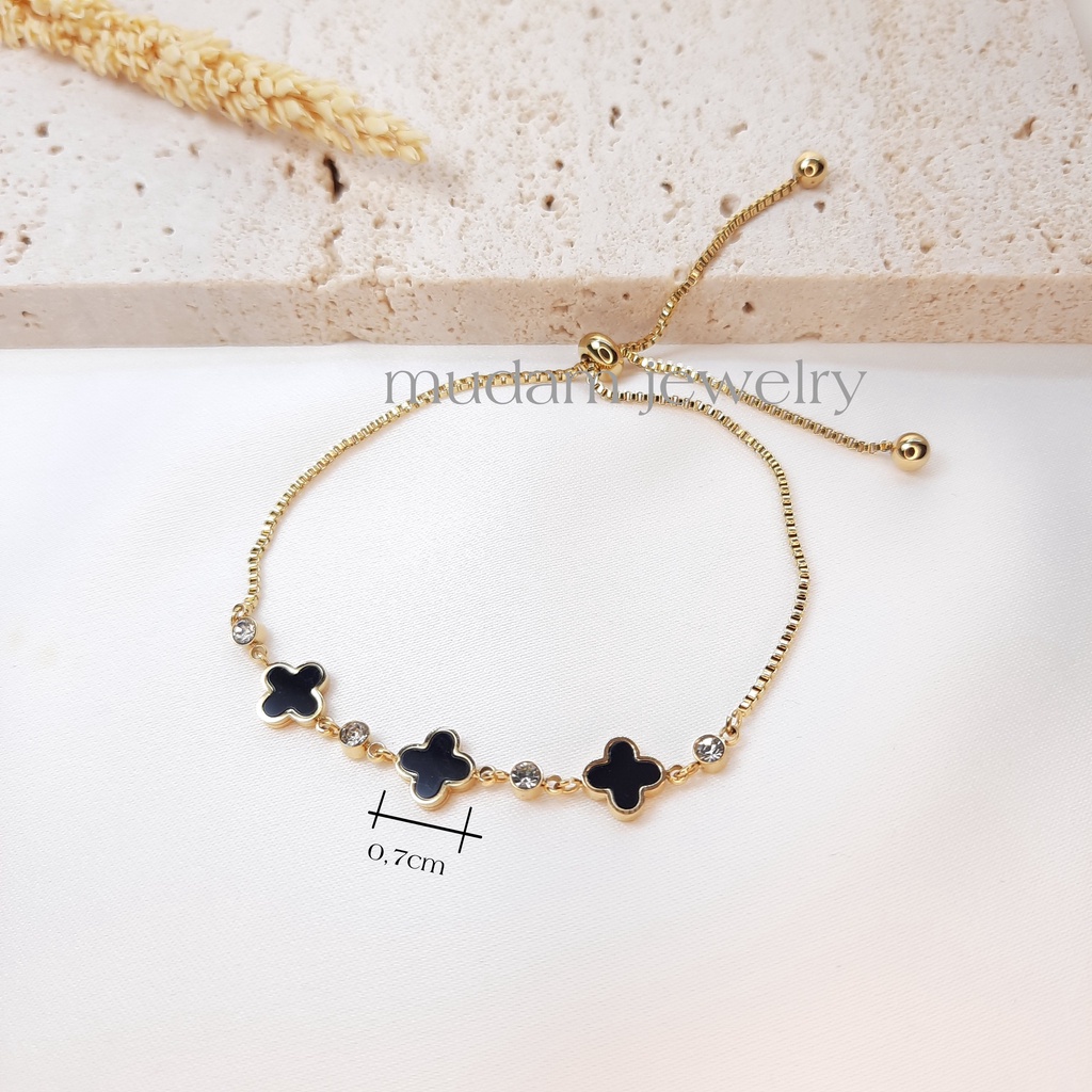 Gelang Serut Model 3 Daun Semanggi Dengan Diamonds Warna Gold