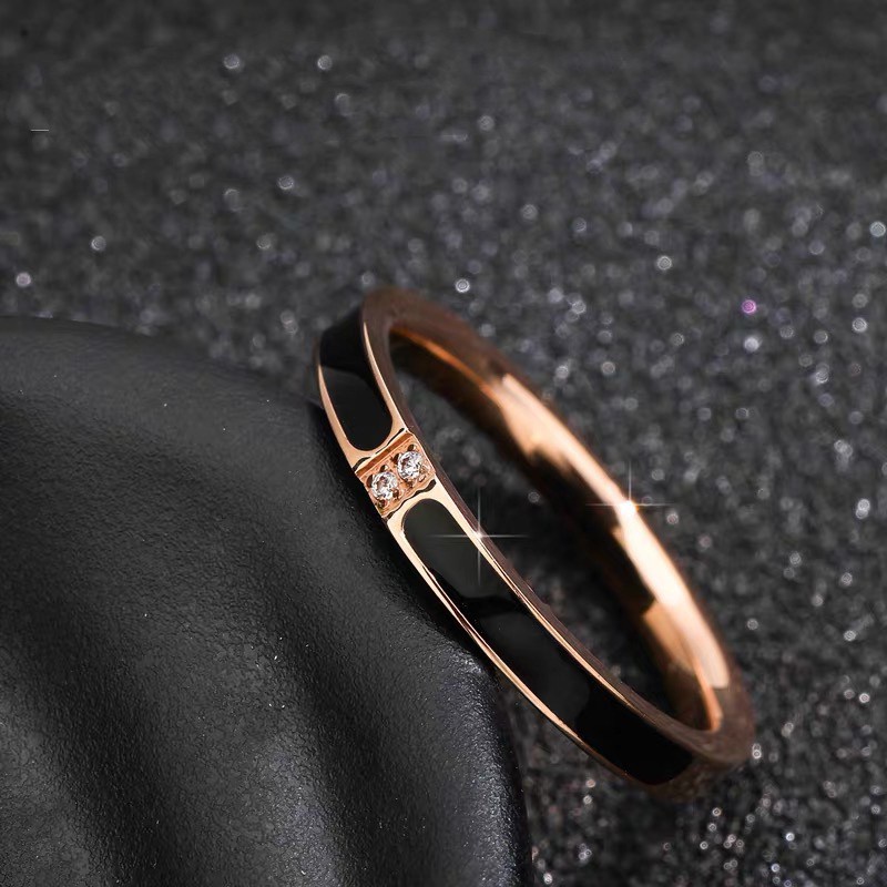 Cincin Berlian Bahan Titanium Steel Warna Hitam | Cincin Berlian Zirkon Mikro Inlaid Tunggal / Dua Berlian | Cincin Pasangan Warna Rose Gold