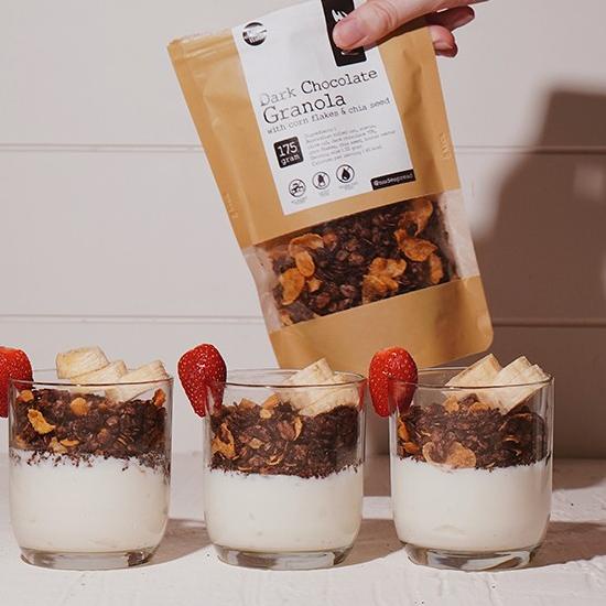 

✶ Dark Chocolate Granola with Corn Flakes and Chia Seed - NO ADDED SUGAR ➻