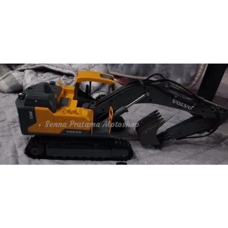 Rc excavator volvo