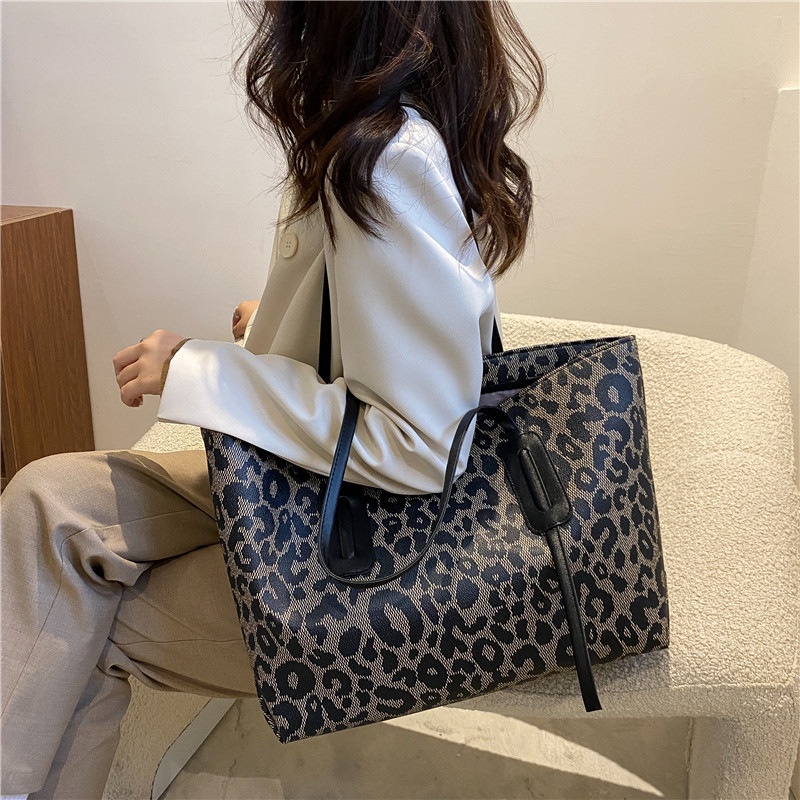 Funatic Tote Bag Leopard Wanita Import Kekinian Fashion Korea FA1092