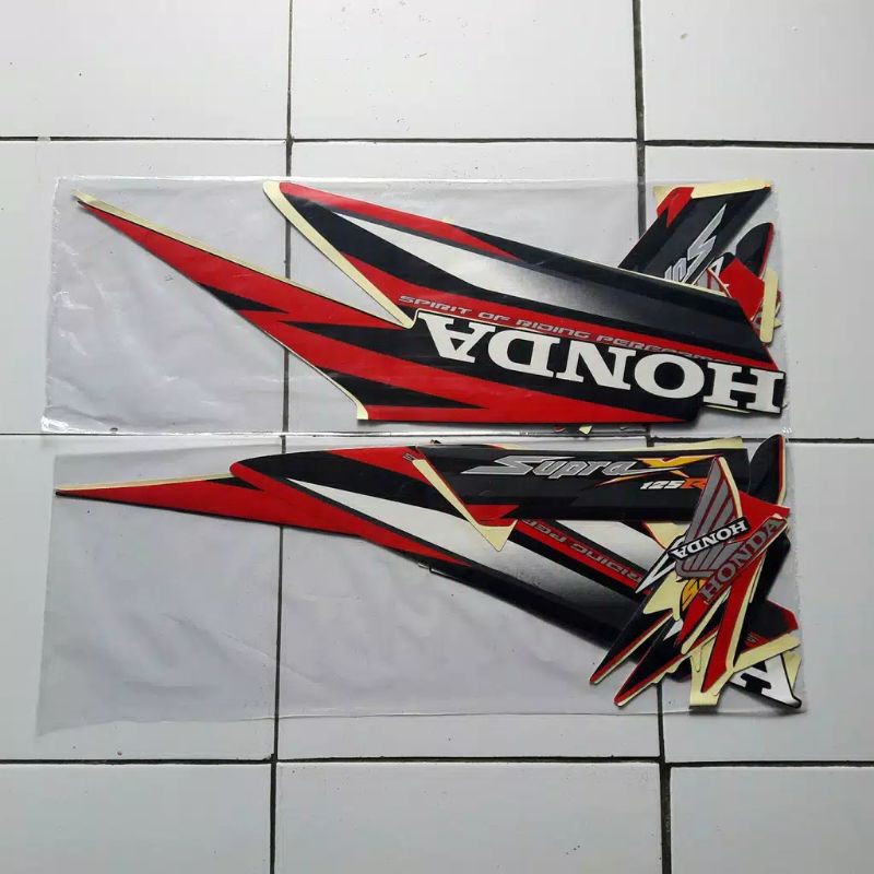 striping sticker lis body honda supra x 125 r thn 2006 hitam merah