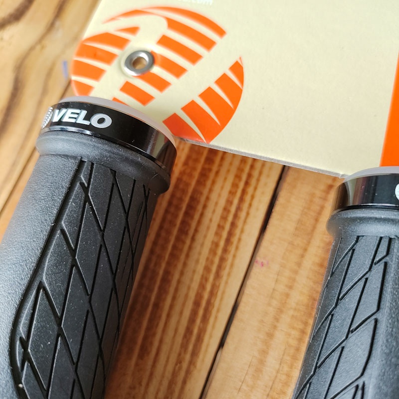 Grip Handgrip Handlegrip Sepeda Velo Attune