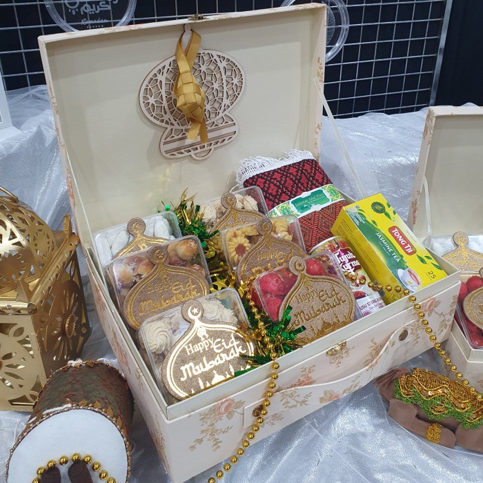 

Box paket hampers lebaran haji idul adha parcel 28 - 6 kukis...