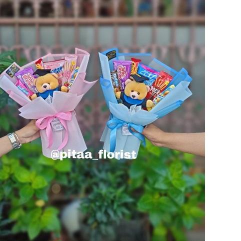 

♫ Buket Wisuda / Buket Boneka Wisuda / Buket Graduation / Buket Snack Wisuda / Hadiah Wisuda ←