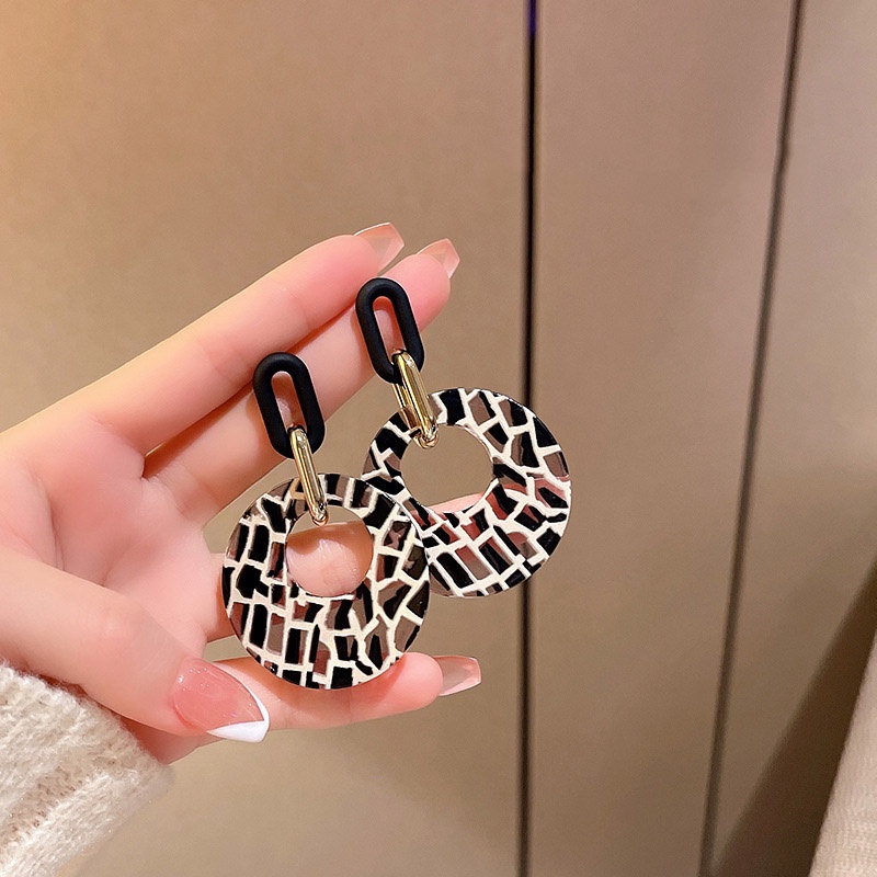 Eropa Amerika Gaya Baru Retro Berlebihan Leopard Print Lingkaran Geometris Temperamen Unik Anting Fashion