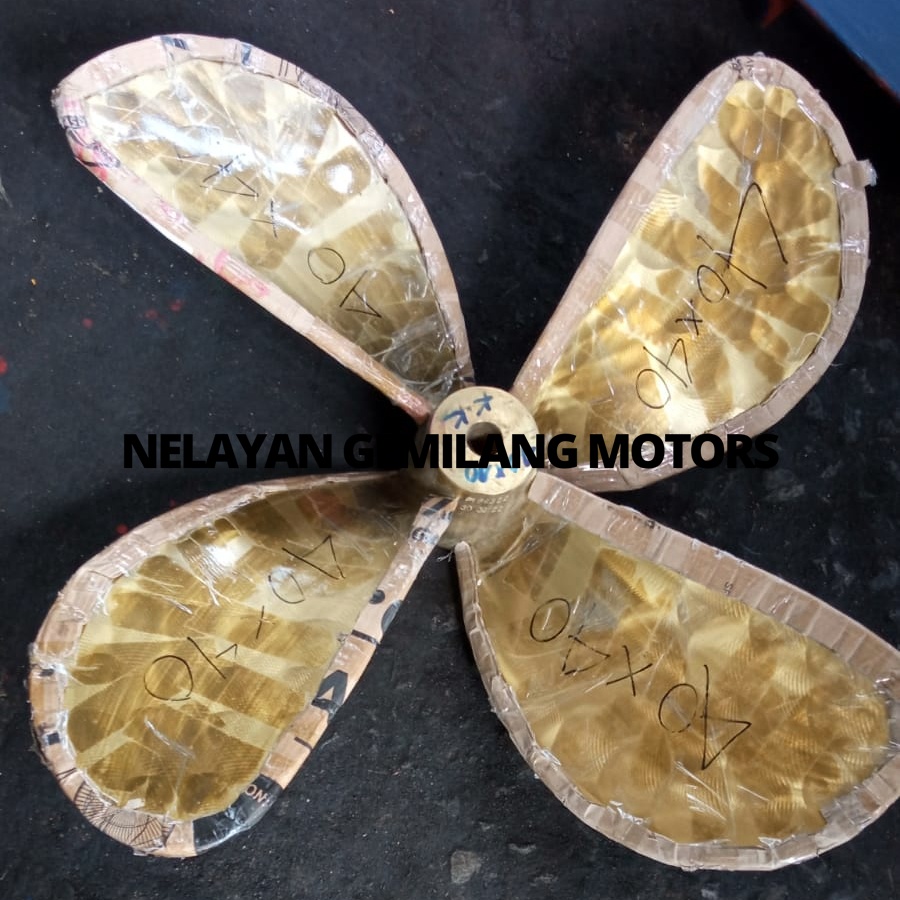 Kipas Kuningan/Baling Baling kuningan Kapal Uk 40×40 cap Dua Ikan 4 Daun Putaran Kanan