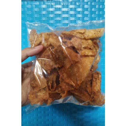 

kue bawang jeruk purut pedas (cemilan)