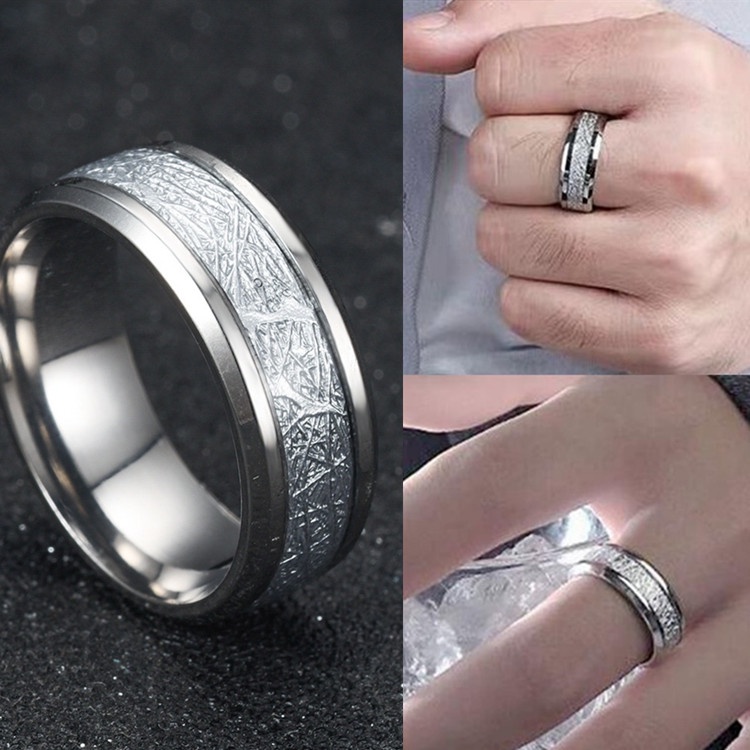 Cincin Wajah Titanium Silver Anti Karat Bulat Fashion Pria Dan Wanita Motif Alur Unik