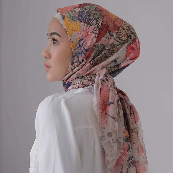 NEW STOCK Gonegani Hijab Motif Persegi Blossom Scarf