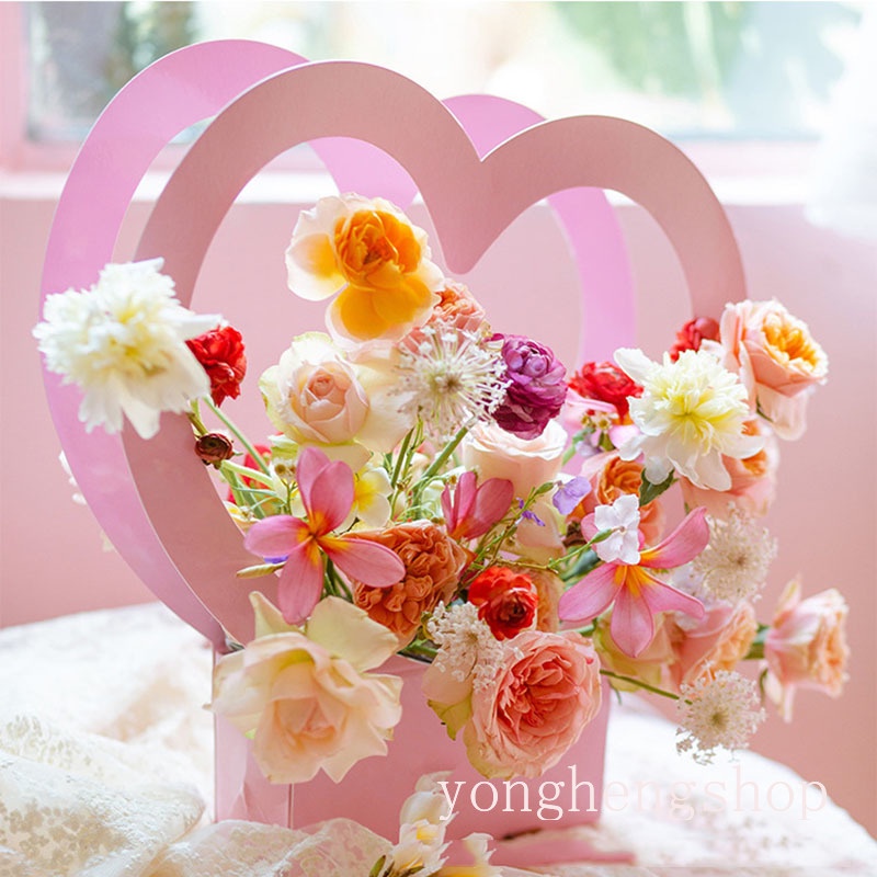 Kotak Keranjang Bunga Portable Bentuk Hati Bahan Kertas Untuk Hadiah Valentine