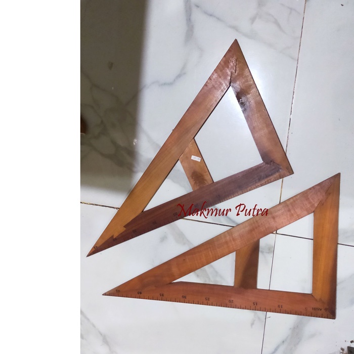 

Penggaris Kayu Segitiga 1set (isi 2)