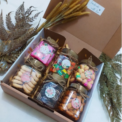 HAMPERS PERMEN SNACK BINGKISAN HARI RAYA KADO WISUDA