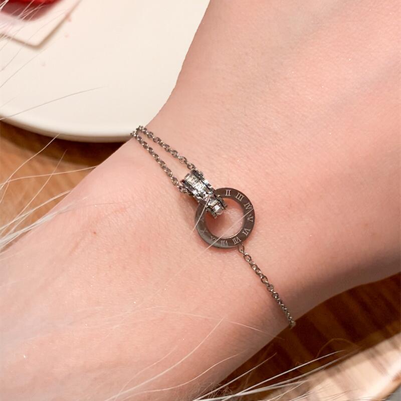 Gelang titanium steel Emas 18K Anti Karat Tidak Luntur Wanita Zirkon vintage Angka Romawi Aksesori