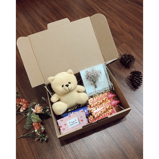 

Kado Boneka Bunga Dan Coklat