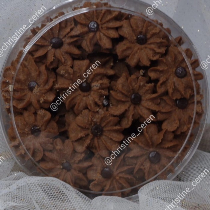 

Kue kering (Semprit bunga coklat)