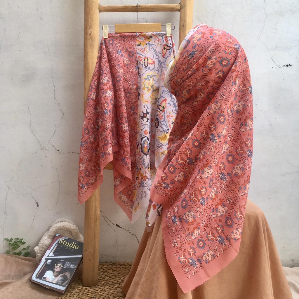 (SADEAN) HIJAB VOAL MOTIF PINAR YELLOW GREEN/PINAR MOCCA PEACH SIZE 110X110CM/HIJAB VOAL MOTIF TERBARU