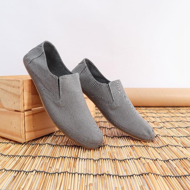 ◊ Niel Sepatu Slip On Santai Casual Pria Geraldton ♂
