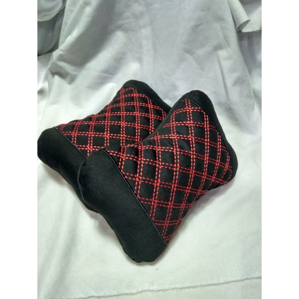 Bantal Mobil Comfort 2pcs motif jahit benang merah bahan kain empuk