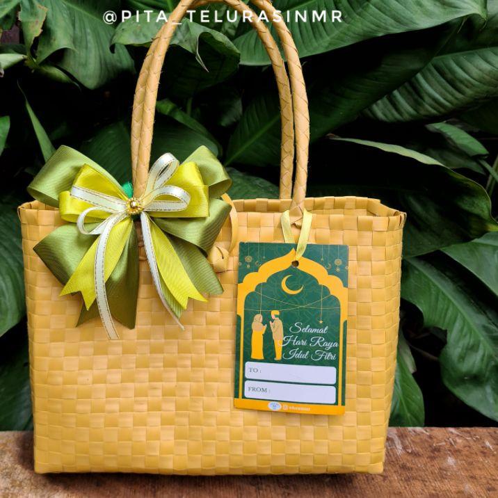 

IAN946 TAS HAMPERS LEBARAN IDUL FITRI - TAS ANYAM PLASTIK KOTAK TERMASUK PITA DAN KARTU ++