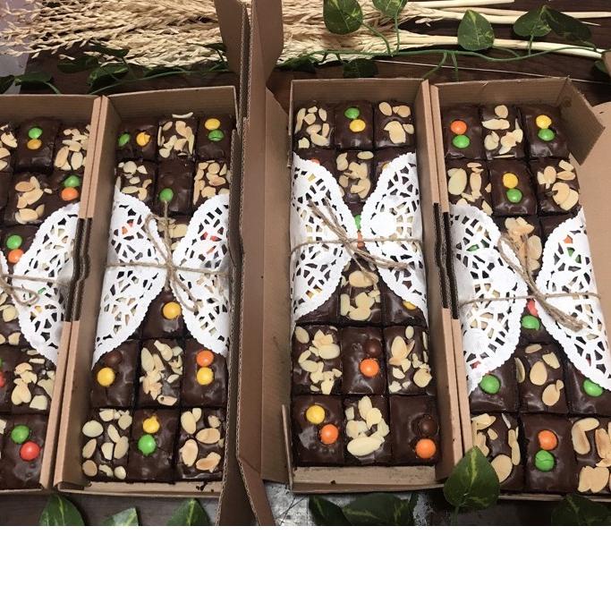 

℗ Brownies size L 30x10 sekat ❈