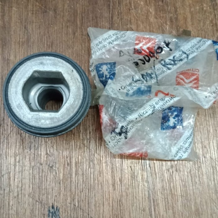 Mounting Sasis Besar Peugeot 406 original Astra