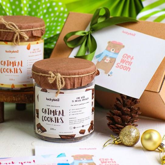 

☞ Get Well Soon (GWS) Hampers/Hampers Lekas Sembuh - Oatmeal Cookies 2 Jar + FREE Greeting Card + Pita ➢