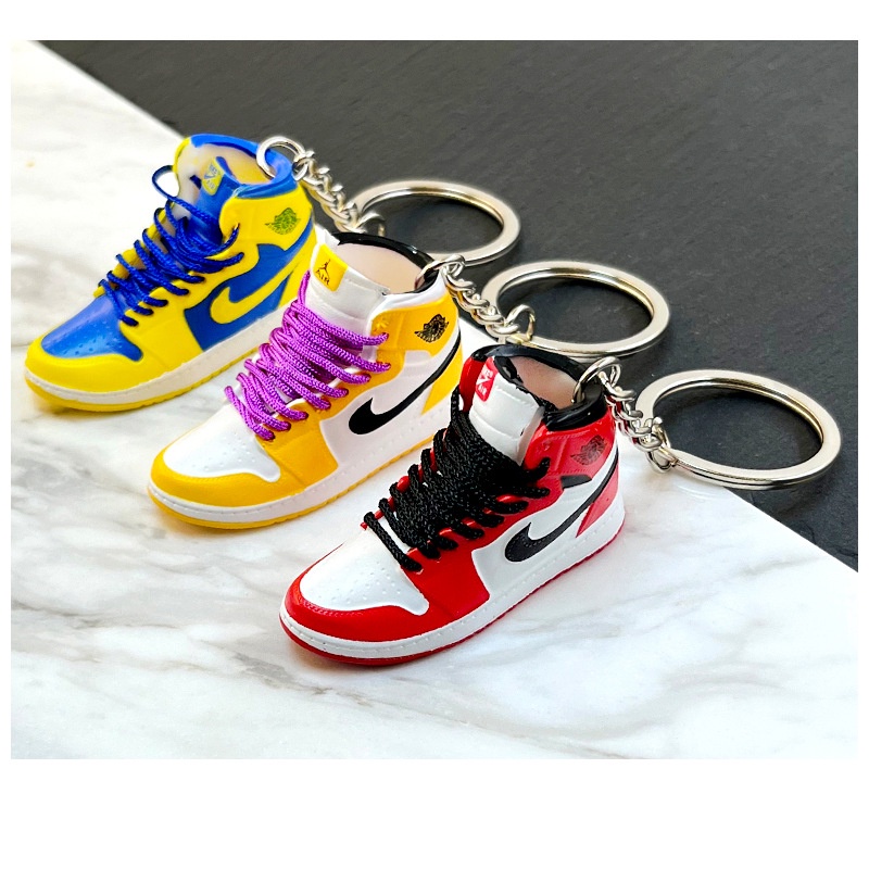3d Stereo Sepatu Basket Simulasi Menyenangkan Sneakers Gantungan Kunci Indah DIY Perhiasan Tas Mobil Liontin Koleksi