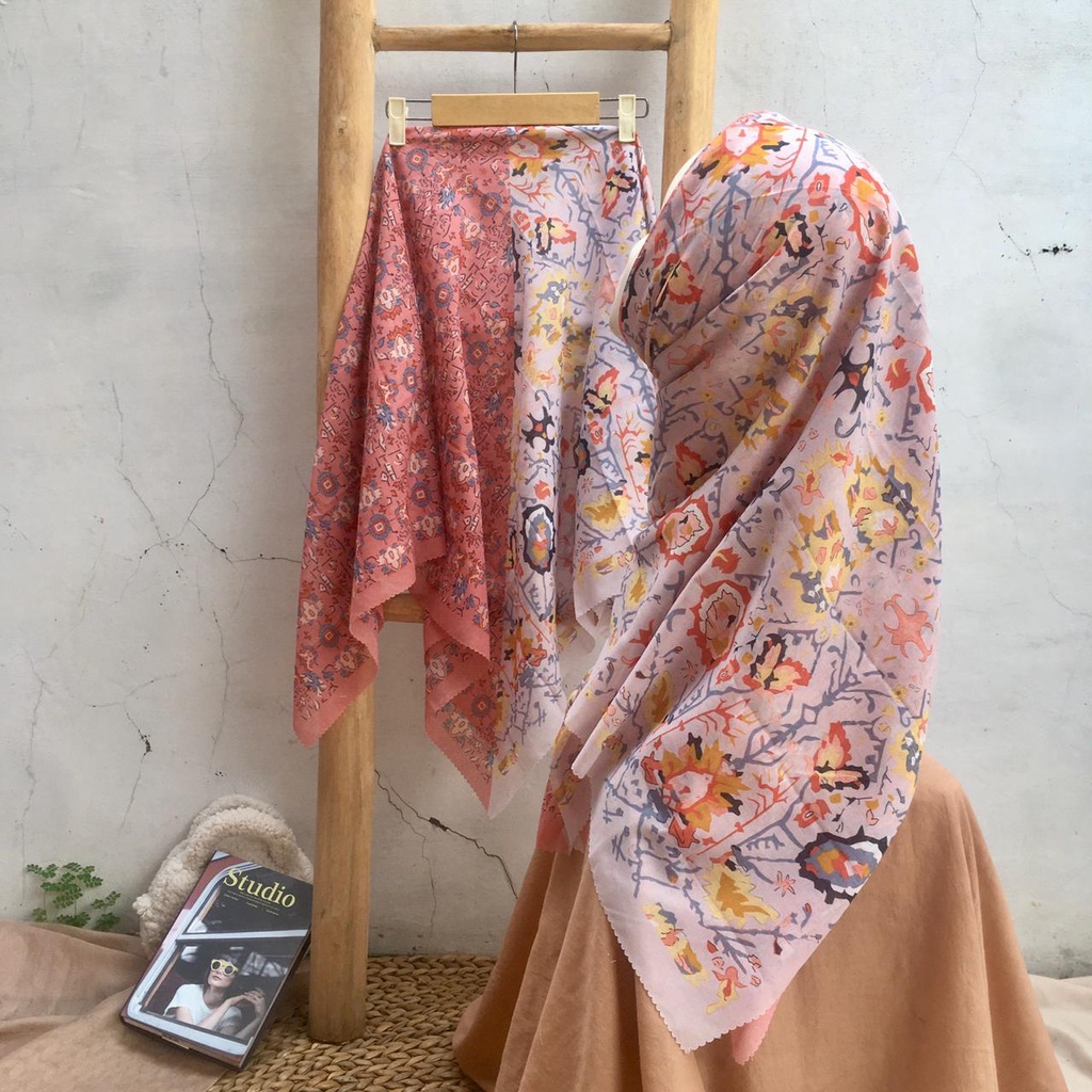 (SADEAN) HIJAB VOAL MOTIF PINAR YELLOW GREEN/PINAR MOCCA PEACH SIZE 110X110CM/HIJAB VOAL MOTIF TERBARU