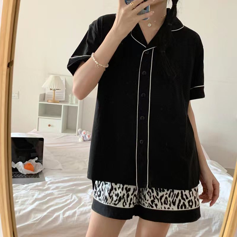 Korean Hitam Baru Cardigan+Leopard Shorts Pajama Set