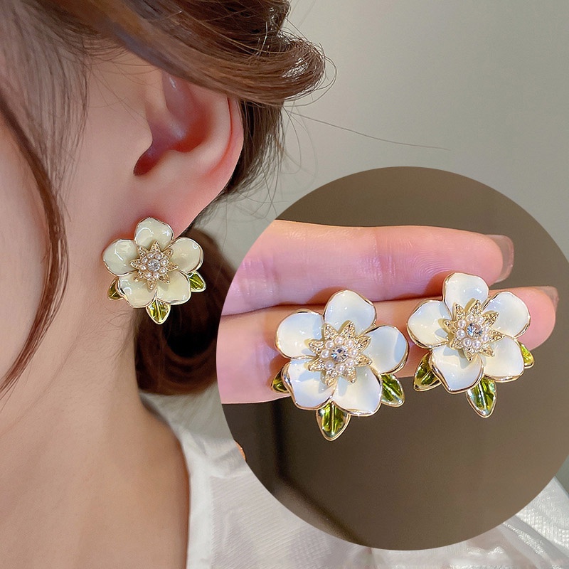 French Retro Berlian Imitasi Bunga Mutiara Kecil Segar Manis Anting Fashion