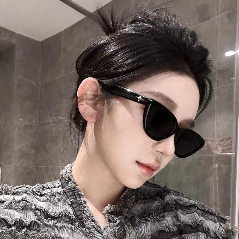 (YUZHU) Kacamata Hitam Kasual Persegi Sederhana High-end Fashion INS Style Sunshade Sunglasses Untuk Wanita