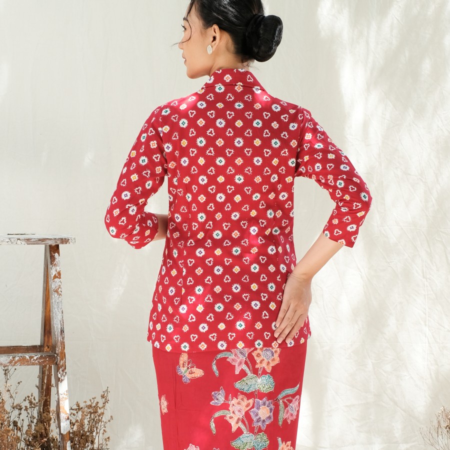 Kebaya Batik Jumputan Lengan 7/8 Meradelima Katun Merah