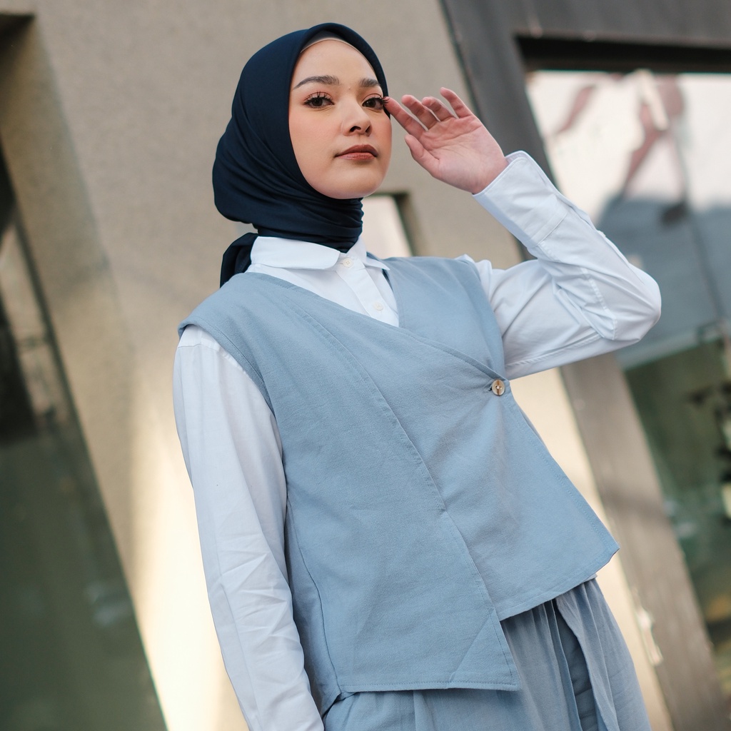 Lozy Hijab - Nami Vest (Atasan Vest Rompi Linen)