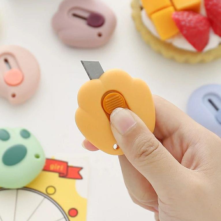 

Z98 Mini Cutter Bentuk Kaki Kucing Lucu Paw PALING DIMINATI な