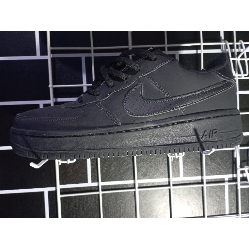 af 1 full black dan putih